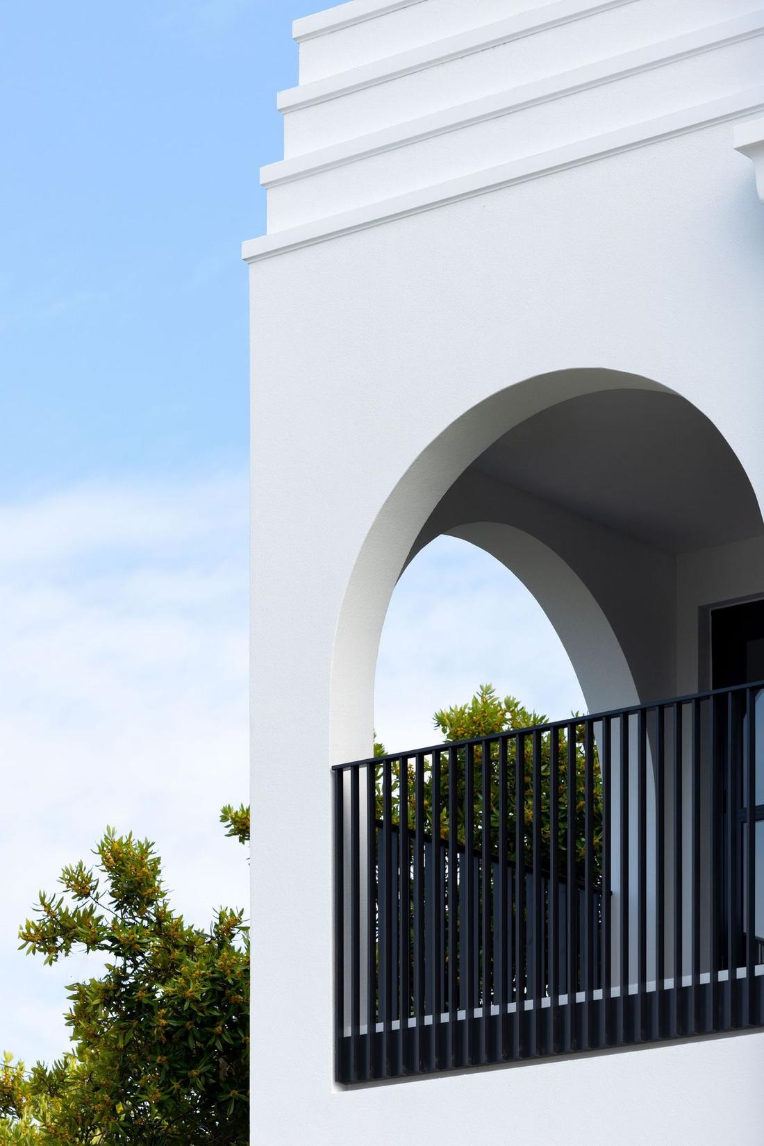 Arches Apartments - image 2