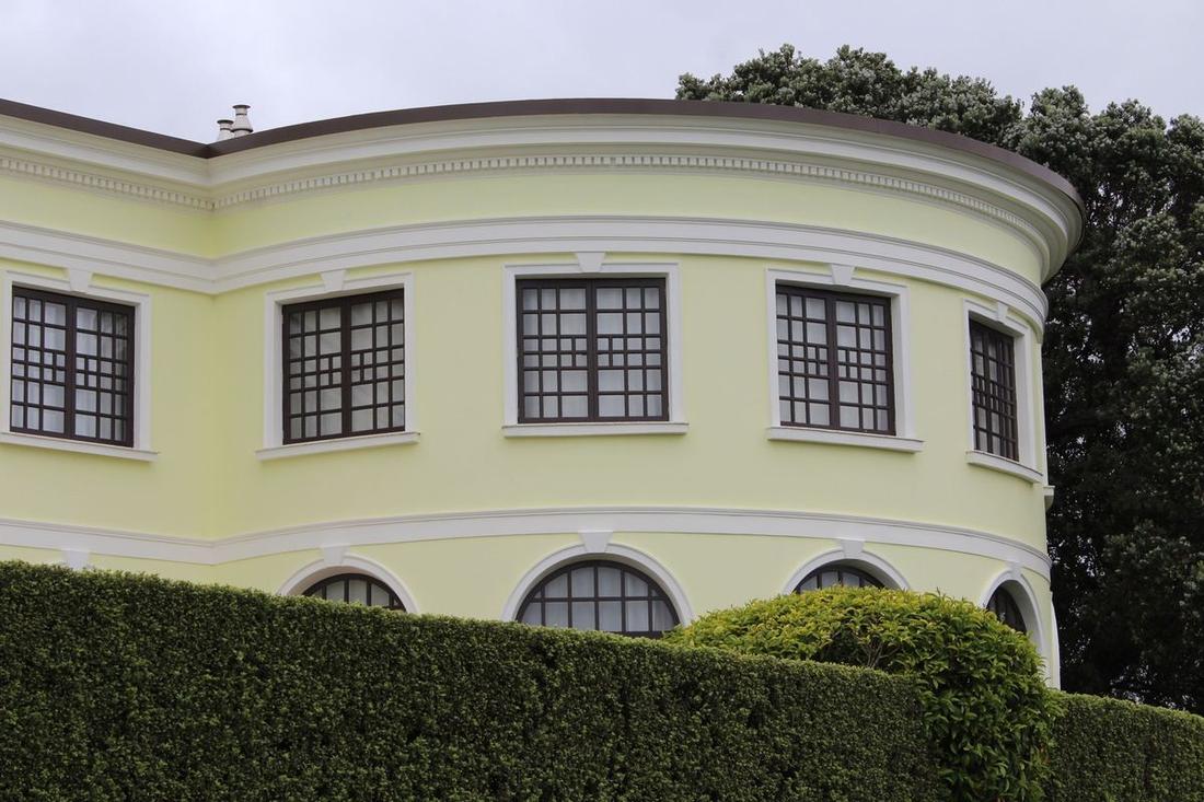 Paratai Drive Mansion - image 3