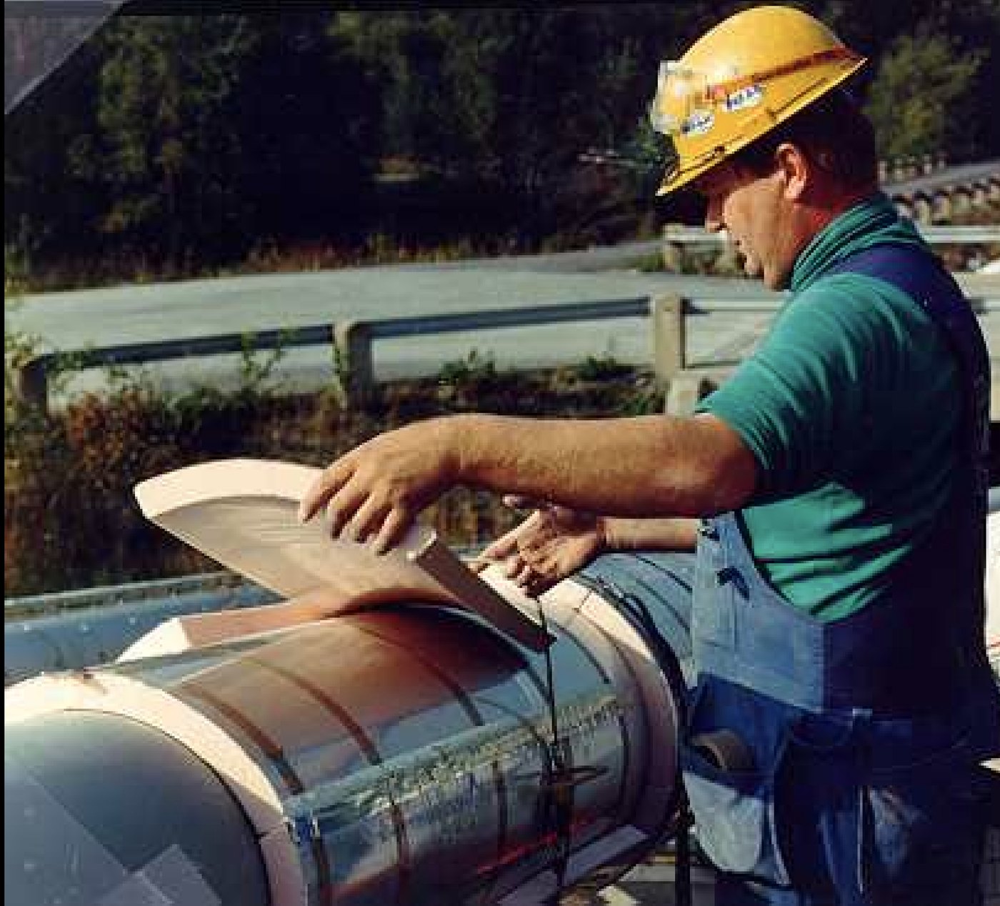Phenolic Slab Installation — LNG Project