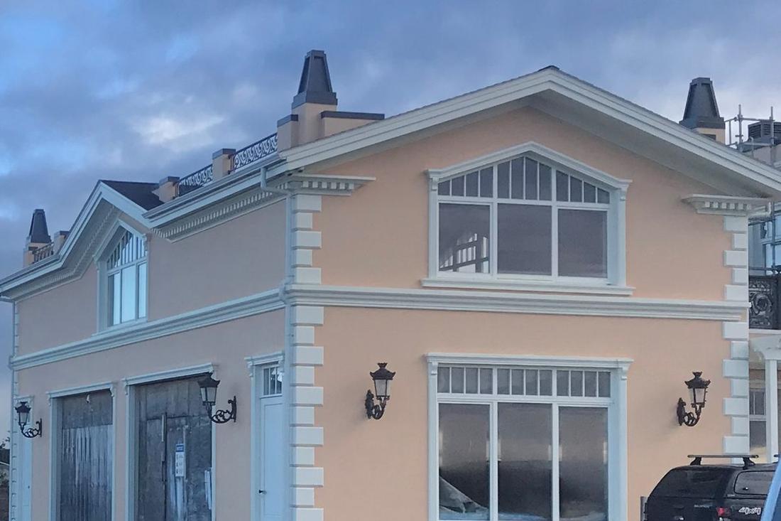 The Riverhead Mansion - image 2